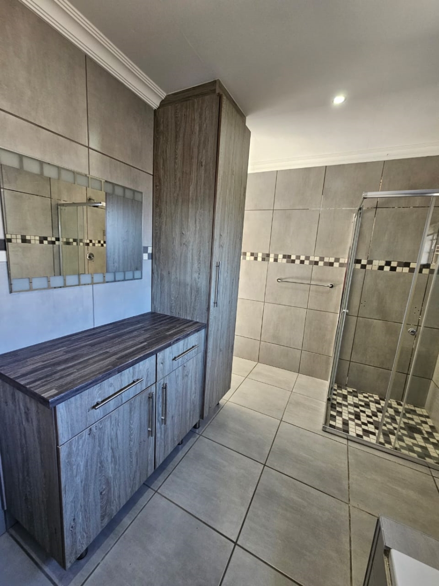 To Let 1 Bedroom Property for Rent in Greenshields Park Eastern Cape